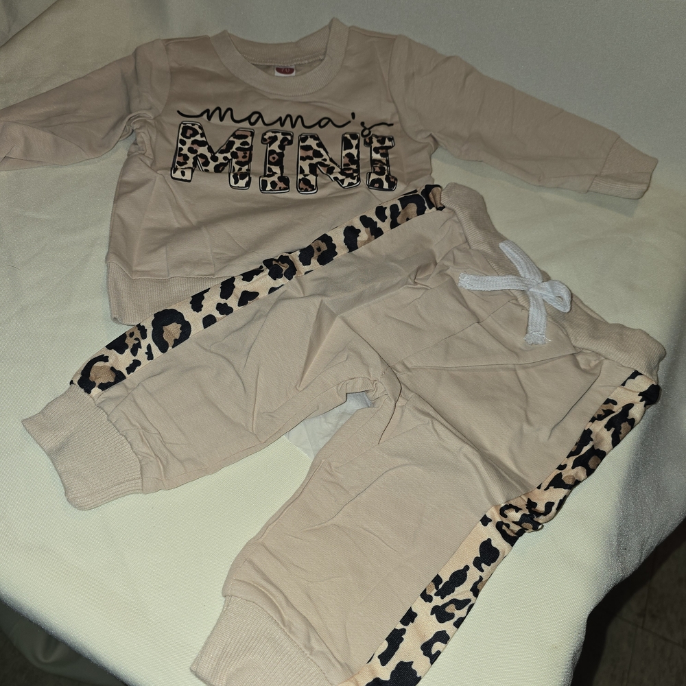 SHEIN Beige 'Mama's Mini' Leopard Trim Matching Set